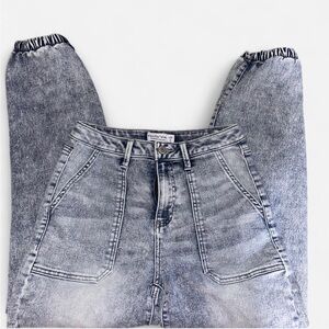 Vanilla Star High-Rise Patch Pocket Jeans, Size 26 / 3 ✨